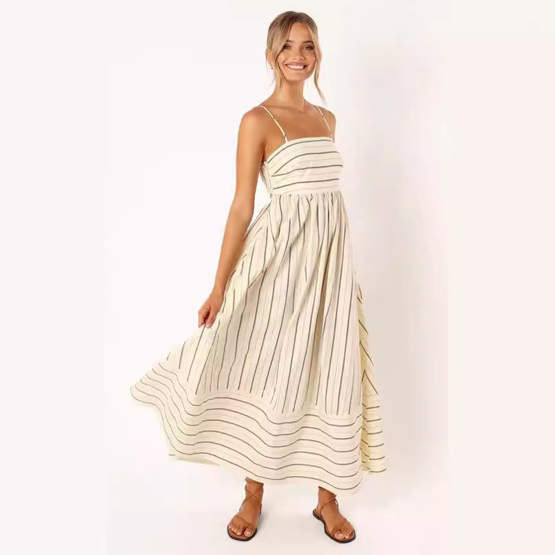 Robe Rayée – Bretelles Fines & Été Sans Effort🌊