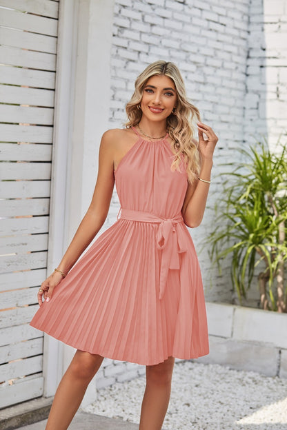 Robe Plissée – Éclat Nocturne & Lien Élégant🌺