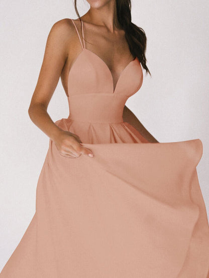 Robe Décolletée – Lignes d’Été & Allure Bohème 💖