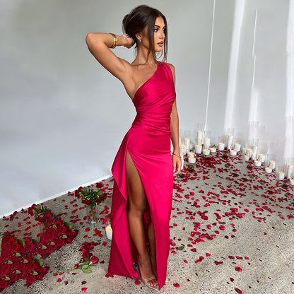 Robe Satin Asymétrique – Épaules Nues & Éclat Nocturne🌙