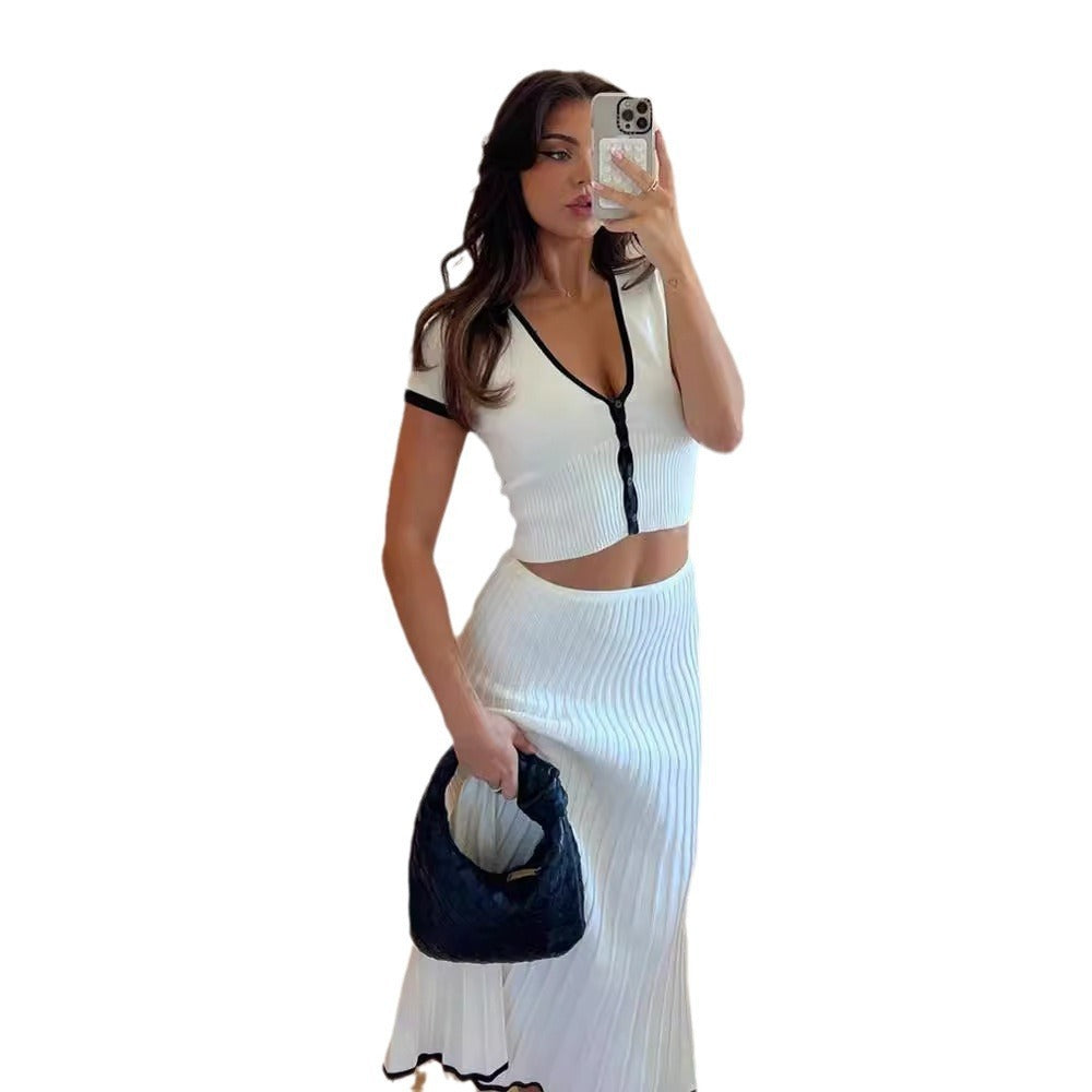 Robe Plissée – Décolleté V & Élégance Sculptée ✨