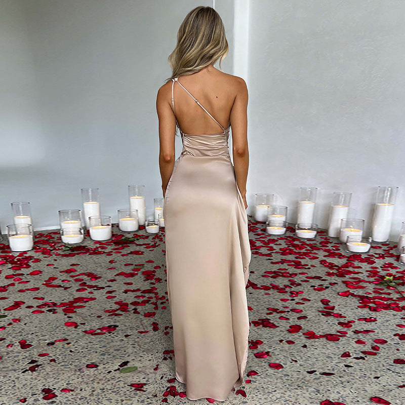 Robe Satin Asymétrique – Épaules Nues & Éclat Nocturne🌙