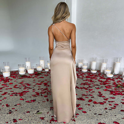Robe Satin Asymétrique – Épaules Nues & Éclat Nocturne🌙